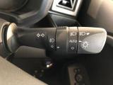☆オートライト機能☆車外の明るさに応じて自動的でヘッドランプを点灯および消灯します。夕暮れ時やトンネルなどで便利です!