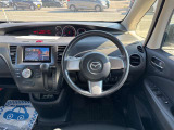 運転者にとっては日々使用することとなる運転席です。運転席が快適だと運転に集中することができますね。