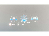 【ヘッドアップディスプレイ】車速やナビゲーションシステムのルート案内等の情報がフロントガラスに投影されます。運転姿勢をほぼ保ったまま情報を把握でき、安全運転に集中できます。