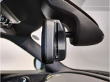 【ETC機能付防眩ミラー】BMWのルームミラーは、ETCと一体型でございます。ミラーは防眩機能付きですので、後方車両のヘッドライトの明かりをカット致します。