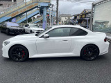 カー・ライフのさまざまなリスクのある状況を自動的に記録。運転中はもちろん駐車時まで、愛車とその周囲を監視・記録する基本機能に加え、Proにはその場で画像を確認できる液晶ディスプレイを搭載。