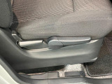 お客様にぴったりなおクルマをお選びいただけますように様々な展示車をご用意致しております!ダイハツの軽自動車だけではなく、他メーカー車やコンパクトカー・ミニバンなども数多く取り揃えております!