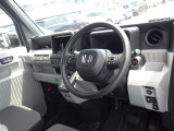★フロントシート★ 自然な姿勢のままでいられるシートが、運転しやすさと疲れにくさを感じさせてくれるはずです♪