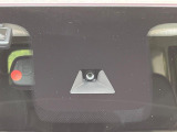 【三菱e-Assist】走行中に前方の車両等を認識し、衝突しそうな時は警報とブレーキで衝突回避と被害軽減をアシスト。より安全にドライブをお楽しみいただけます。