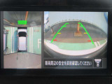 ナビ画面にアラウンドビュ-モニタ-の映像を映し出しています。  狭い場所での車庫入れをサポ-トしてくれる便利アイテムです。