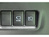 オートマチックハイビームとは、先行車や対向車のライトを認識し、ハイビームとロービームを自動で切り替える機能です。夜道の視界を確保します。詳細は販売店スタッフまでおたずねください。