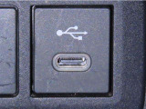 USB端子を装備しております。