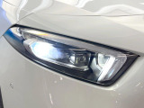 ●LEDヘッドライト:夜間走行時も良好な視界を確保し安心して運転できる高輝度LEDヘッドライトを装備!点灯速度が早く、消費電力も抑えられています。