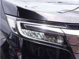 【ヘッドライト】省電力で長寿命の明るく運転しやすいLEDヘッドランプです。明るく照らすので暗い夜道からお客様を守ってくれます。
