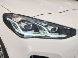 BMWのオートライトは積極的にライトをつけることにより、自車の存在を周囲に向けアピールいたします。それは安全性への配慮でもあります。