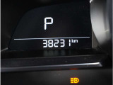 【全国登録納車可能】でございます。ご自宅や勤務先など、お客様のもとまで責任を持ってお運びいたします。