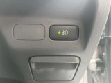 中古車は全てWeb在庫です。現車はストックヤードにて保管しており常時展示はしておりませんので、現車をご確認の場合は事前にお電話にてご連絡お願い致します。075-922-2313 定休日:毎週水曜日