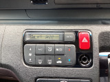 オートエアコンを装備しておりますので、車内温度をいつも快適にしてくれます。