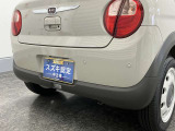 【後退時ブレーキサポート】リヤバンパーに4つの超音波センサーを内蔵し、車両後方にある障害物を検知。透明なガラスなども検知でき、コンビニの駐車場などでの衝突回避をサポートします。