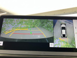 安全確認をサポートするバックモニター。駐車や後退時の視界を広げ、スムーズな操作を支援します。