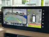 アラウンドビューモニターは、まるで上空から見たような映像で駐車をサポート!苦手な駐車も心強いですね!