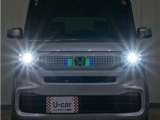 LEDヘッドライト(オートハイビーム機能付)が搭載されており、遠くまで明るく均一に照らし、高速道路等での安心感が向上しております。
