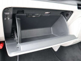 認定中古車保証1年間距離無制限の保証とロードアシスタンスサービスが全車に付帯されています。また、1年間または2年間の延長保証(有償)もご利用いただけます。