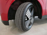 フロントタイヤの溝も十分に残っております。タイヤサイズは165/55R15となっております。
