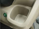 ◆ドリンクホルダー◆手の届きやすい場所にドリンクホルダーがあり、とても便利です。