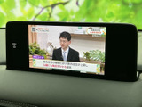 停車時にテレビを視聴可能。お子様連れのお出かけの際や、休憩時間にニュースなどをチェックするのに便利です。快適な空間で、多彩なコンテンツをお楽しみください。