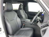高いホールド性で運転姿勢が安定します。長距離ドライブでも疲れにくいのが魅力です。快適なドライビングライフをお送りください♪