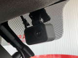 ドライブレコーダーです。前側と車内の状態を録画できます。