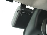 ◆ドライブレコーダー◆映像・音声などを記録する自動車用の装置です。 もしもの事故の際の記録はもちろん、旅行の際の思い出としてドライブの映像を楽しむことができます。