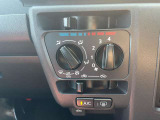 【運転席操作部】運転席から操作しやすい位置に配置されております。