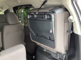 アイデア次第でいろいろな使い方ができる広くて使い勝手のいい荷室。
