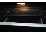 グローブBOX内にETC2.0車載器を搭載しております。高速道路での移動をより快適にします。
