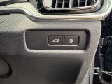 ◆パワーテールゲート/運転席から降りることなくテールゲートの開閉が可能です。