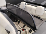 MINIはスペアタイヤを搭載しておりません。スペアタイヤをなくすことにより、荷室を従来よりも広くとることが出来ております。現在のMNIはコンパクトボディーに機能性を搭載しております。