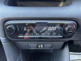 オートエアコンなので細かい温度調整も可能で常に快適な車内空間を保てます♪