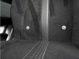 ◆ISOFIX◆シートベルトいらずでチャイルドシートと固定金具を連結するだけでガッチリ固定できます。