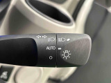オートライト機能 車外の明るさに応じて自動的にヘッドランプなどを点灯・消灯。夕暮れ時やトンネルなどで役立ちます!!