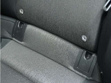 ◆ISOFIX◆シートベルトいらずでチャイルドシートと固定金具を連結するだけでガッチリ固定できます。