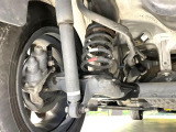 お車を安心してお乗りいただく為には、足回りの定期点検が欠かせません。サービスサポート(有償保証)では無料点検もご提供しており、安心のカーライフをお過ごしいただけるサポート体制が整っています。