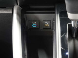 充電用USB端子(タイプC)・通信用USB端子(タイプA)