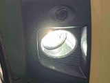 LEDフォグランプ標準装備 LEDの明るい光が霧の発生や悪天候時に視界確保をサポートします!