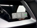 ライト切り替えスイッチ Auto状態にしておけば、トンネルや夜間の暗い状況になった際に車両が判断してON/OFFの切り替えを行います。