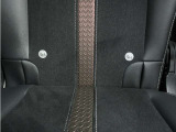◆ISOFIX◆シートベルトいらずでチャイルドシートと固定金具を連結するだけでがっちり固定できます。