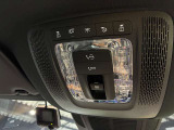 車両は屋内展示しておりますので天候に関係なくごゆっくりコンディションご確認頂けます。車両を倉庫へ保管している場合が御座いますのでご来店前に在庫確認頂けると幸いです。TEL072-784-8800