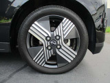 おしゃれは足元から。日産純正のアルミホイールで足元すっきり。タイヤサイズは165/55R15になります
