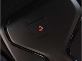 【BMWSOSコール】車両の衝突や横転を検知した際やエアバッグが展開するような深刻な事故が発生した際に、車両標準装備の専用通信機器から自動的にSOSコールを発信するシステムです。24時間対応可能です!
