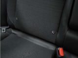 ◆ISOFIX◆シートベルトいらずでチャイルドシートと固定金具を連結するだけでがっちり固定できます。