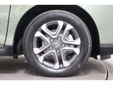 純正のアルミホイールが足元を飾ります!タイヤサイズは185/65R15 になります。