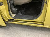 ホンダ車の低床ボディは乗りやすく、足元も広びろですよ。