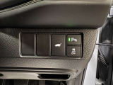運転席からトランクの開閉などもおこなえます。