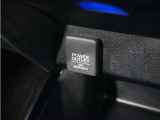 ◆アクセサリーソケット◆ドラレコの電源やスマートフォンの充電等に使用できる便利な電源ソケット!使いやすい場所に装備されています。
